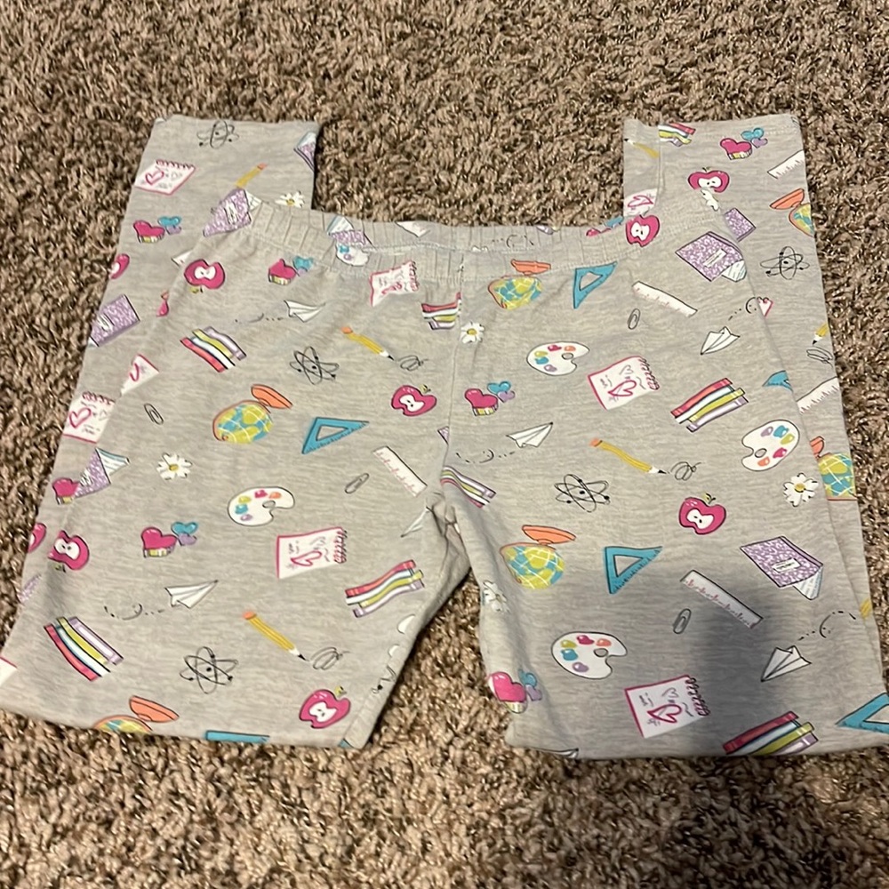 Cute leggings with school supplies print